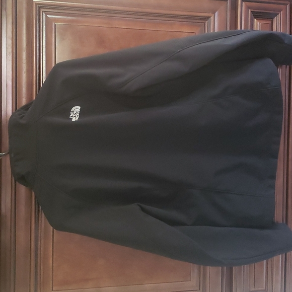 Woman's The North Face Jacket - Picture 12 of 14